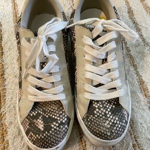 Universal Thread Snake Skin Sneakers